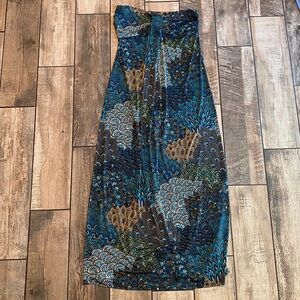 Cleo & Kai Elegant Multicolor peacock patterned strapless maxi dress